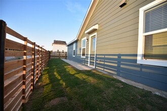 343 Keefer in Kyle, TX - Building Photo - Building Photo