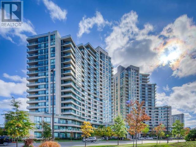 509 Beecroft Rd in Toronto, ON - Building Photo