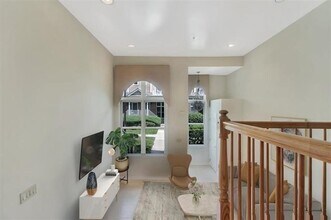 268 Roslyn Ct in West New York, NJ - Building Photo - Building Photo