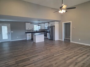 102 Alice Preston Lp in Gordonsville, TN - Building Photo - Building Photo