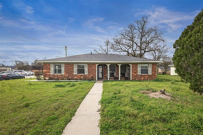 5303 Heatherbrook Dr