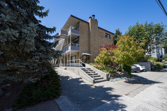 Sunnyside Apartments in Seattle, WA - Building Photo - Building Photo