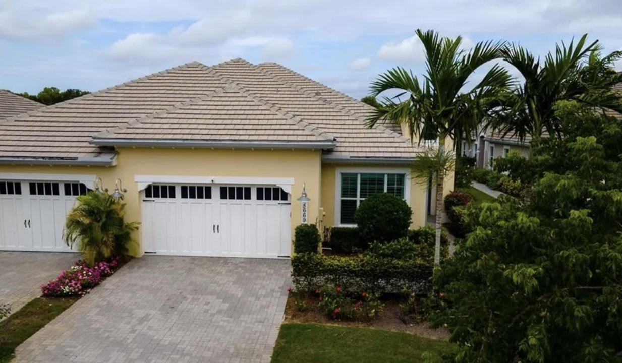 5669 Highbourne Dr in Naples, FL - Foto de edificio