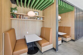 Link Apartments® CYKEL in Charlotte, NC - Foto de edificio - Building Photo