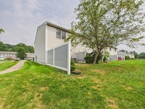 68 Joiners Rd in Rocky Hill, CT - Building Photo - Building Photo