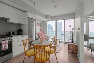 531A Yonge St in Toronto, ON - Building Photo - Building Photo