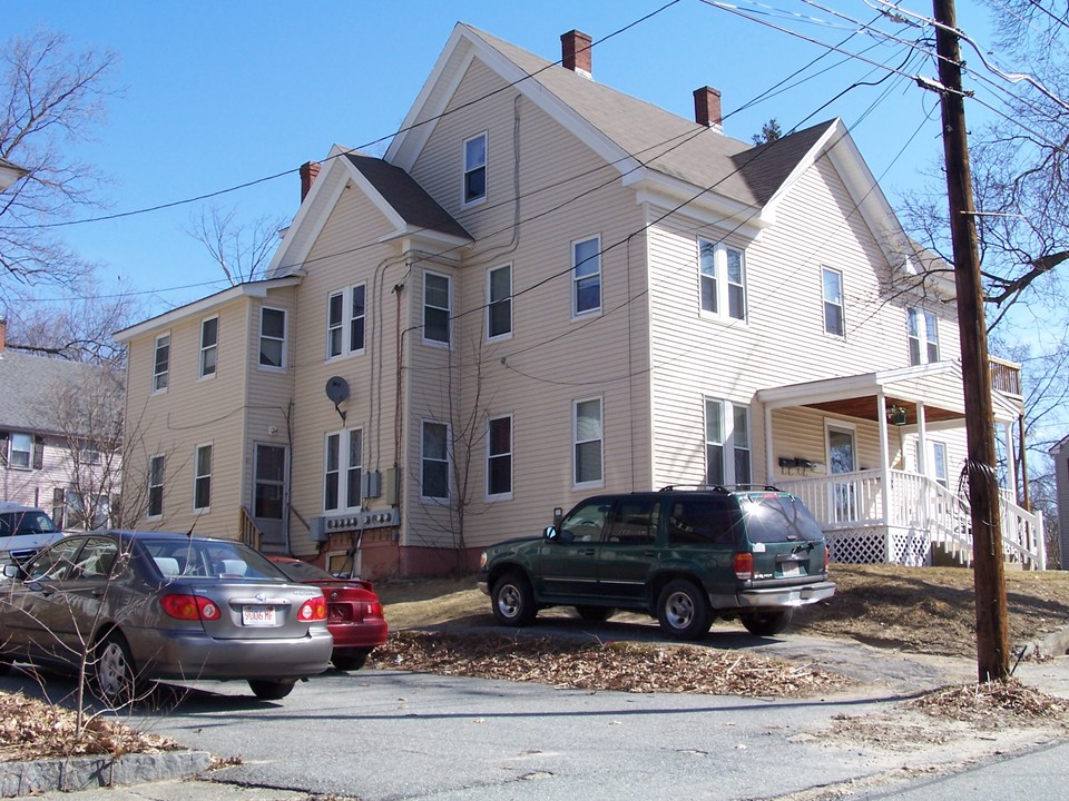 18 Williams St in Ayer, MA - Building Photo