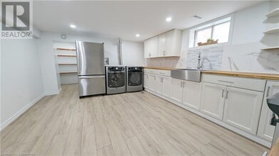 79 Delena Ave S in Hamilton, ON - Building Photo - Building Photo