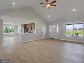 828 Shadyside Dr in Chambersburg, PA - Building Photo - Building Photo