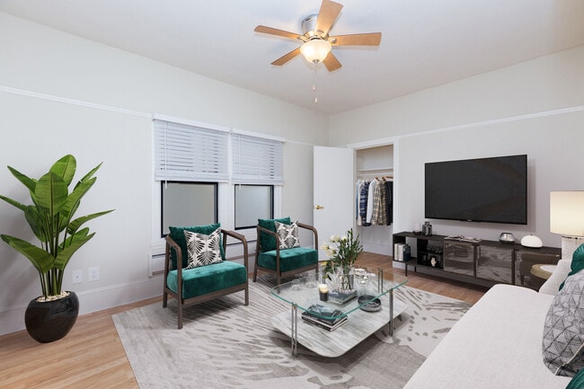 Vue De Lac Apartments in Oakland, CA - Building Photo - Building Photo