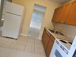 1321 W 25th St in West Palm Beach, FL - Building Photo - Building Photo