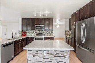 2005 Jasper Ln in Cedar Park, TX - Foto de edificio - Building Photo