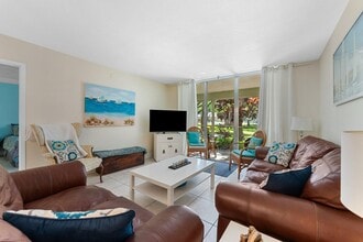 2900 NW 48th Terrace in Lauderdale Lakes, FL - Building Photo - Building Photo