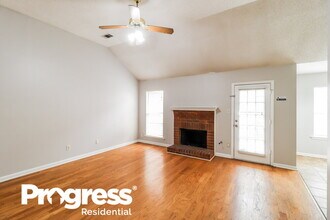 9309 Garden Woods Cove in Memphis, TN - Foto de edificio - Building Photo