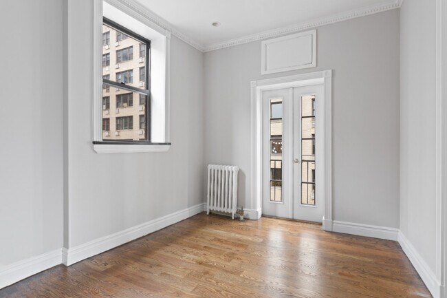 property at 326 E 35th St