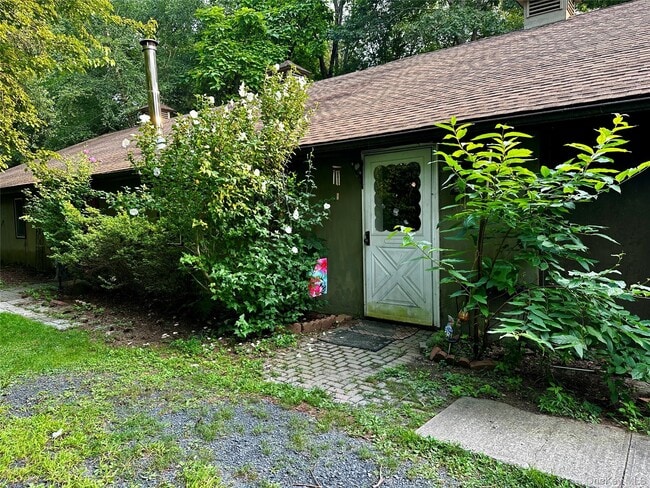 2971 NY-97 in Pond Eddy, NY - Building Photo - Building Photo