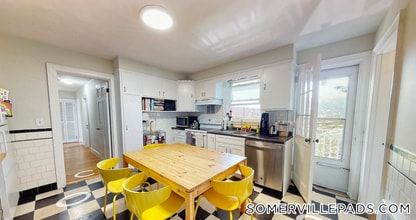 279 Washington St, Unit 3 in Somerville, MA - Building Photo - Building Photo