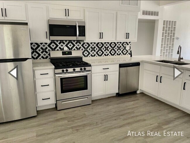 property at 1108 W Monterosa St