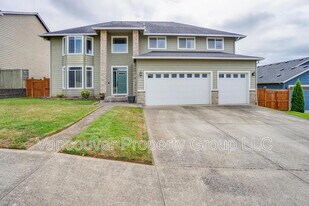 1211 W F Pl in La Center, WA - Building Photo