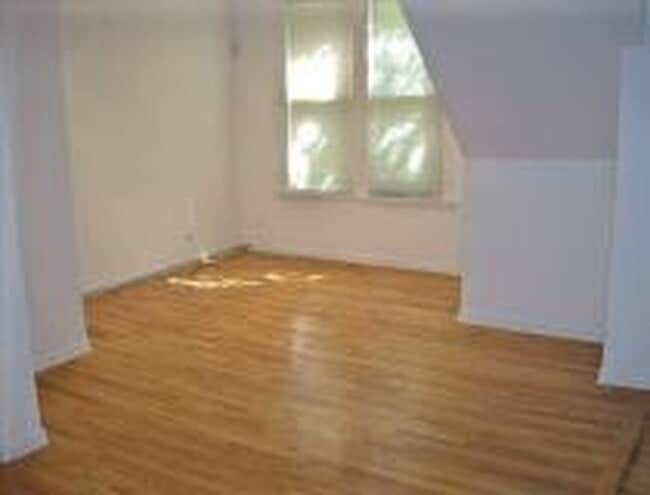 property at 3250 N Lakewood Ave