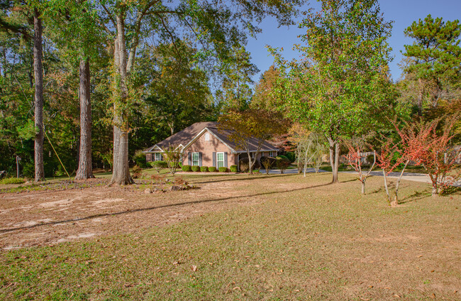 584 Gordon Rd in Newnan, GA - Foto de edificio - Building Photo