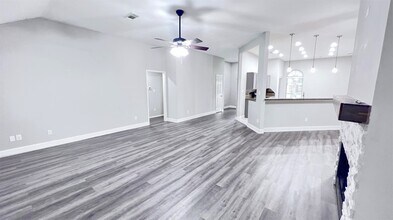 19610 Vernier Woods Ln in Spring, TX - Building Photo - Building Photo