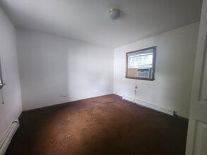 15 Clinton St in Montgomery, NY - Building Photo - Building Photo