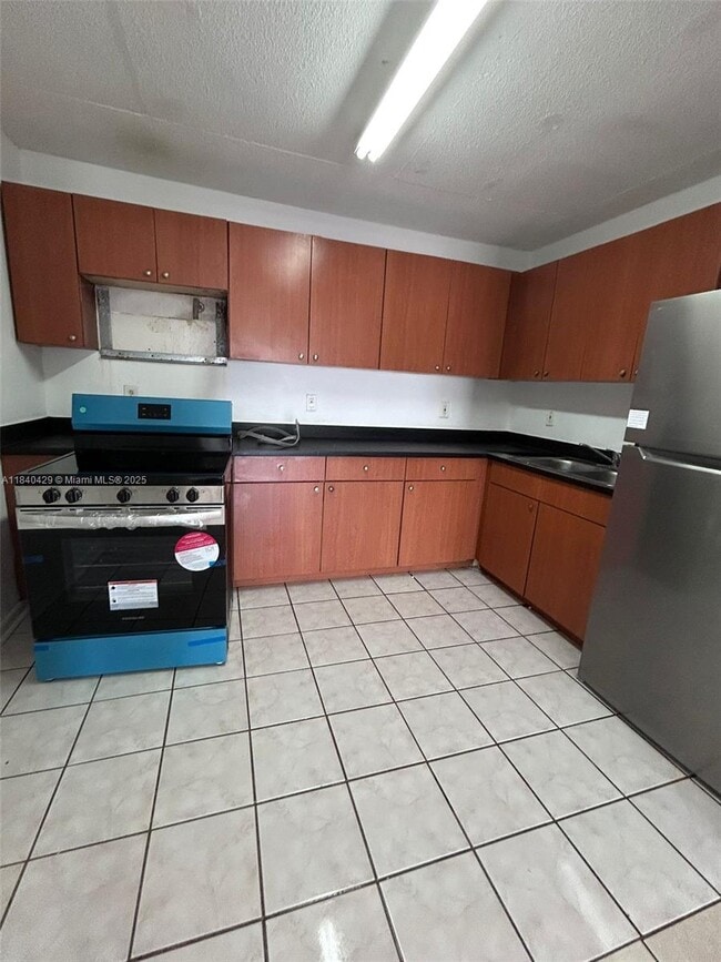 13725 NE 6th Ave in North Miami, FL - Foto de edificio - Building Photo