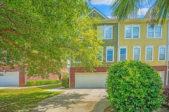 9042 Parlor Dr in Ladson, SC - Foto de edificio - Building Photo