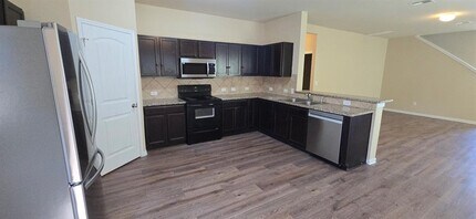 15201 Bullbrier Rd in Austin, TX - Foto de edificio - Building Photo