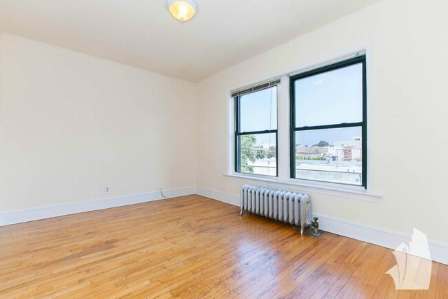2330 N Spaulding Ave in Chicago, IL - Building Photo - Building Photo
