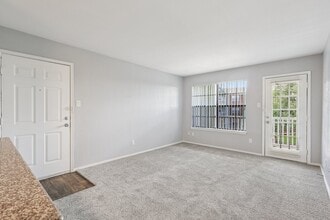Raintree Apartments in Lake Jackson, TX - Foto de edificio - Building Photo
