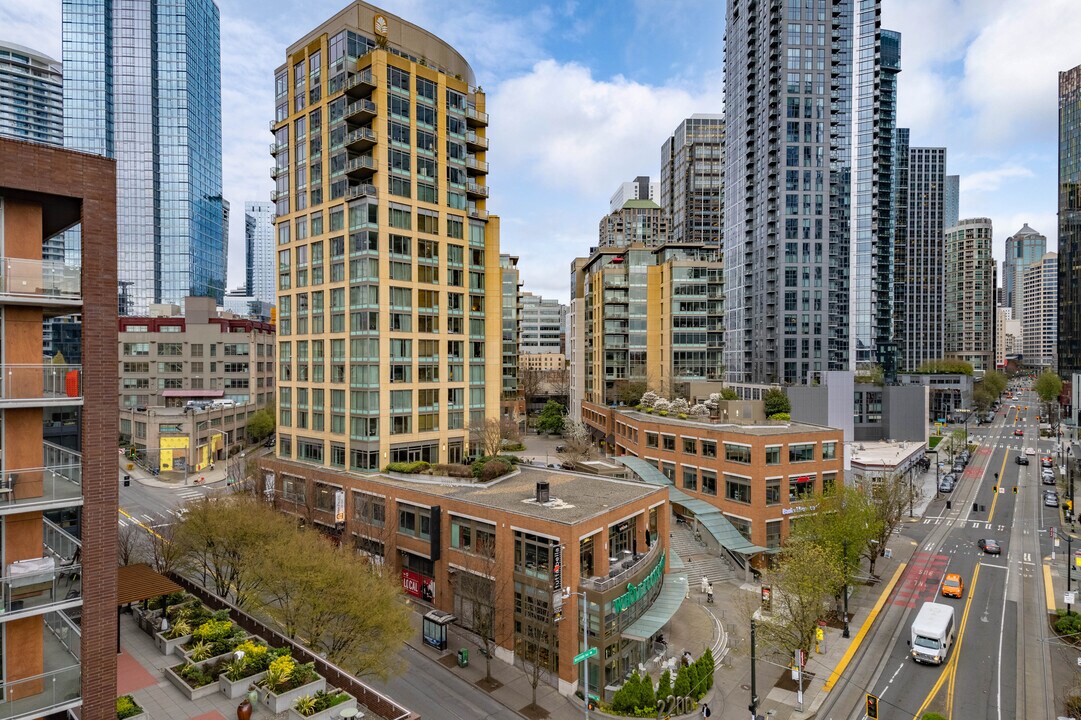 Aria in Seattle, WA - Building Photo