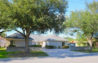 Uvalde 4-Plex in McAllen, TX - Building Photo - Building Photo