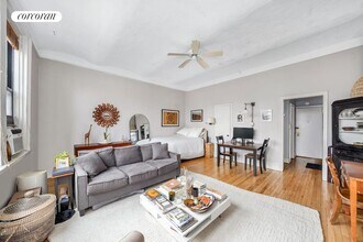 1 Sheridan Square in New York, NY - Building Photo - Building Photo