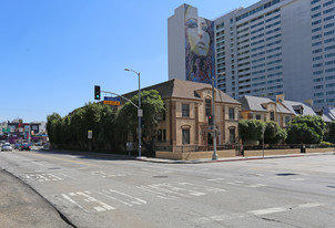 Holllywood Embasssy Apartments