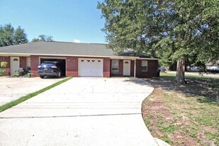 7163 Pine Blossom Rd in Milton, FL - Building Photo