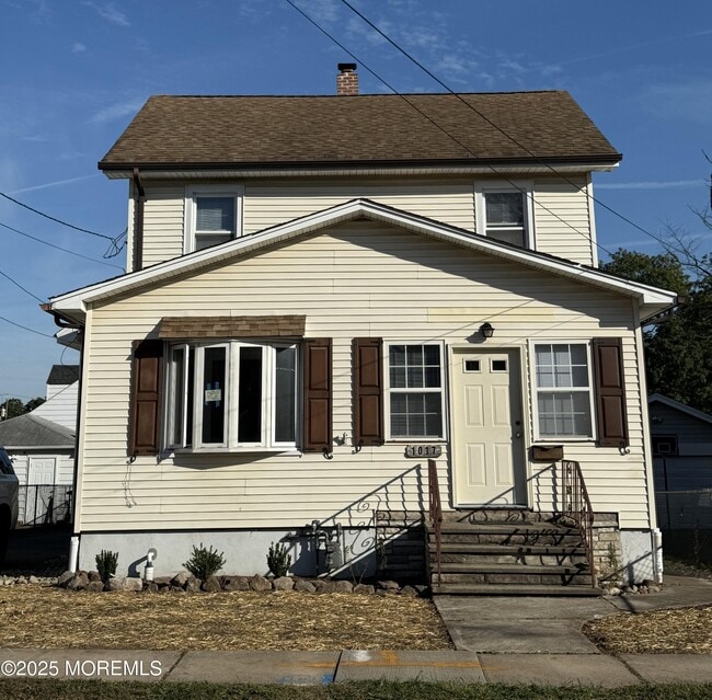 property at 1017 Grandview Ave