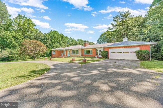 2535 Solomons Island Rd in Huntingtown, MD - Building Photo - Building Photo