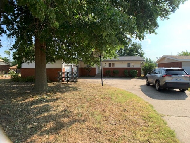 3228 N Ridgewood Dr in Midwest City, OK - Building Photo - Building Photo