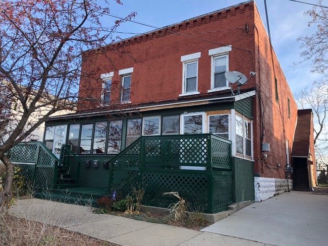 Old Town Apartments - Lofts in Lansing