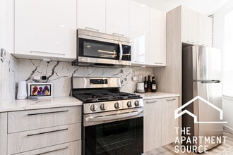 2741 W Division St, Unit 2R in Chicago, IL - Building Photo - Building Photo