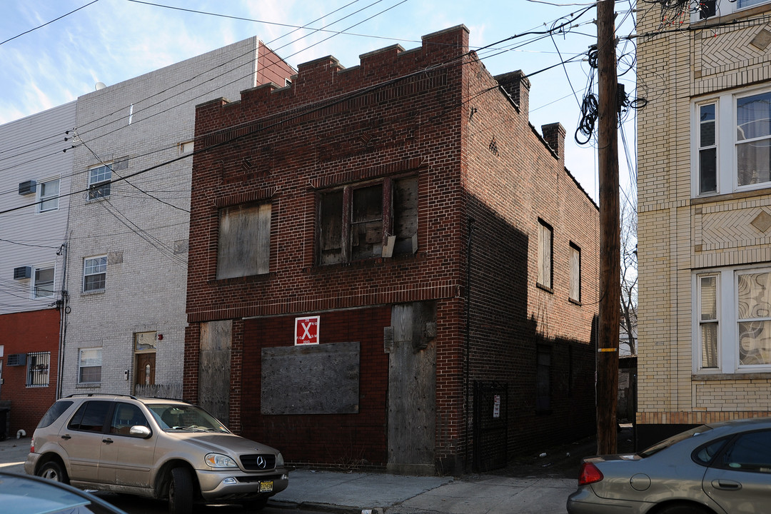 26 Seidler St in Jersey City, NJ - Building Photo