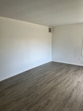 1111 6th St in Lincoln, IL - Building Photo - Building Photo