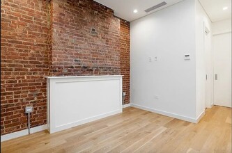 102 Forsyth St in New York, NY - Building Photo - Building Photo