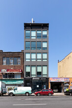 2505 3rd Ave in Bronx, NY - Foto de edificio - Building Photo