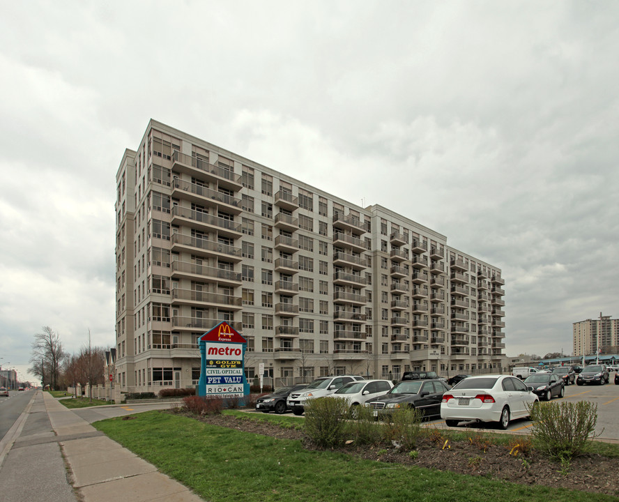 The Village at Guildwood in Toronto, ON - Building Photo