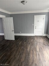 3694 E 57th St in Cleveland, OH - Foto de edificio - Building Photo