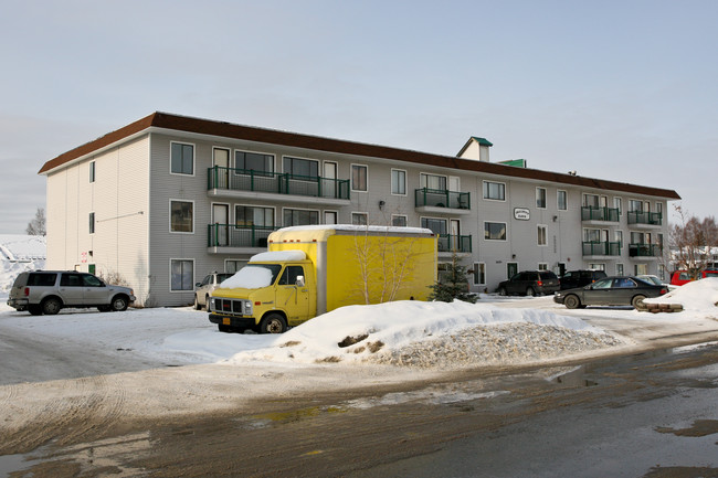 Smallwood Manor Apartments in Anchorage, AK - Building Photo - Building Photo