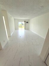 720 Orton Ave, Unit 304 in Fort Lauderdale, FL - Building Photo - Building Photo